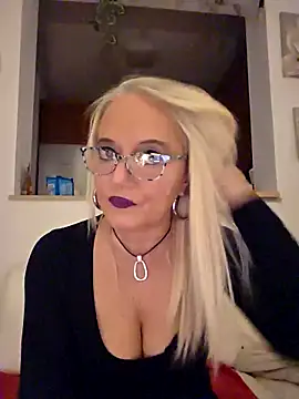 kikkastar online show from 10.27.25