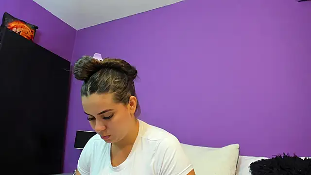 MadisonJenner online show from 02.21.26