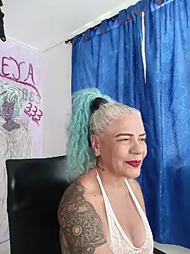 freyadevil333 online show from 04.15.26