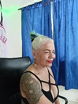 Snapshot of freyadevil333 chatting on 04.19.26 freyadevil333 online show from 04.19.26