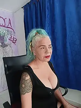 Snapshot of freyadevil333 chatting on 05.12.26 freyadevil333 online show from 05.12.26