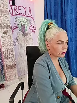 Snapshot of freyadevil333 chatting on 05.27.26 freyadevil333 online show from 05.27.26