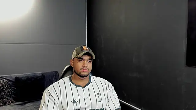 Big furry bear13 online show from 11.08.25