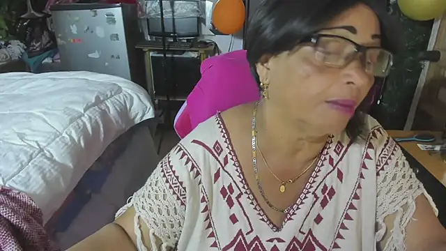 Mrs mommy  online show from 11.12.25