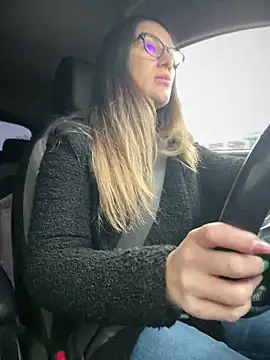 HotXMom online show from 12.15.25