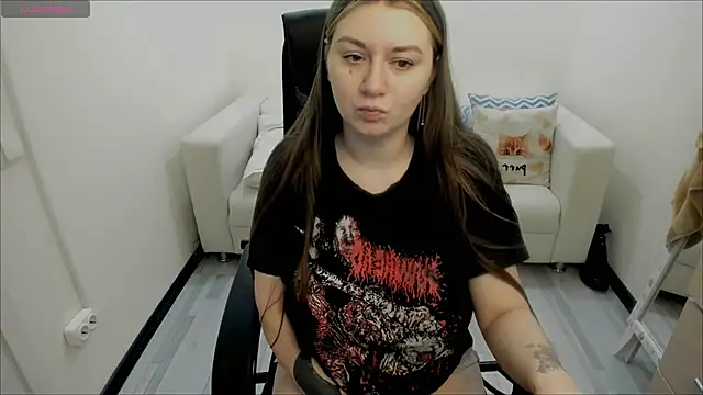 Snapshot of AlisaBacker chatting on 02.07.25 AlisaBacker online show from 02.07.25