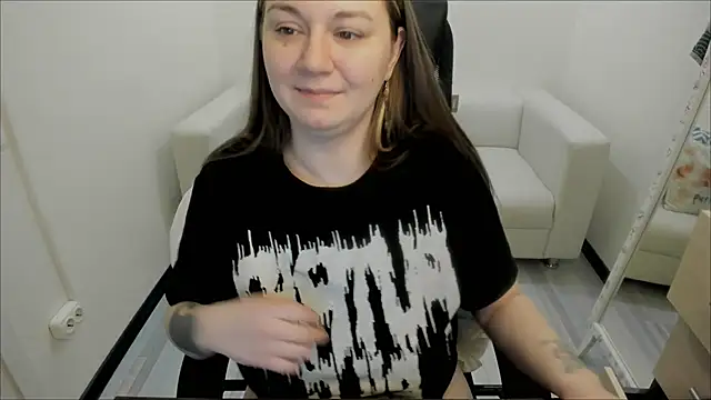 Snapshot of AlisaBacker chatting on 03.14.25 AlisaBacker online show from 03.14.25