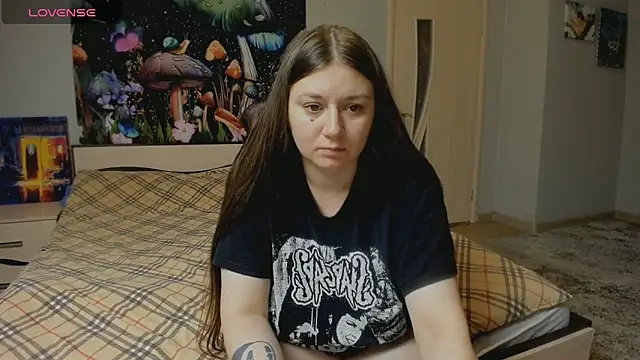 Snapshot of AlisaBacker chatting on 09.18.25 AlisaBacker online show from 09.18.25