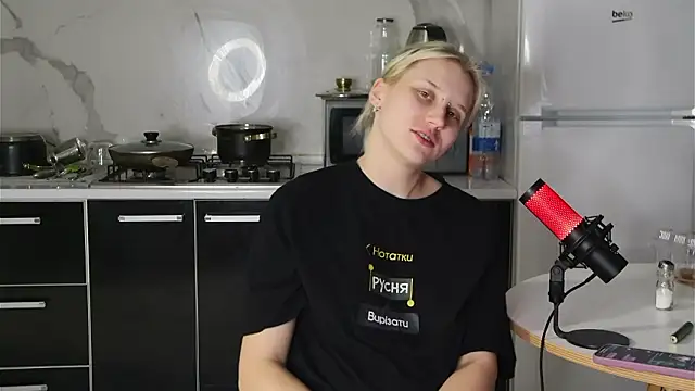 Snapshot of MertyXX chatting on 02.05.26 MertyXX online show from 02.05.26