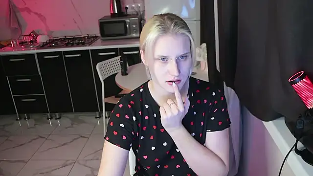 Snapshot of MertyXX chatting on 02.13.26 MertyXX online show from 02.13.26