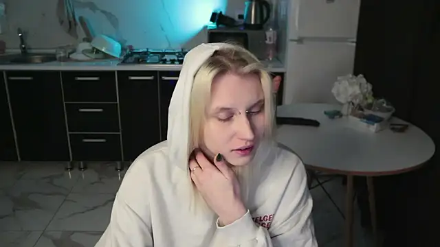 Snapshot of MertyXX chatting on 02.28.26 MertyXX online show from 02.28.26