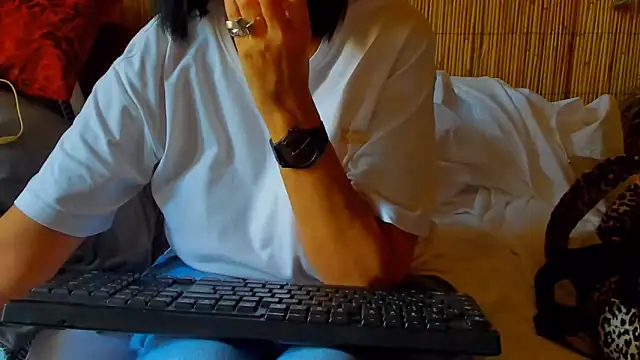 Snapshot of shannon4u chatting on 06.08.26 shannon4u online show from 06.08.26