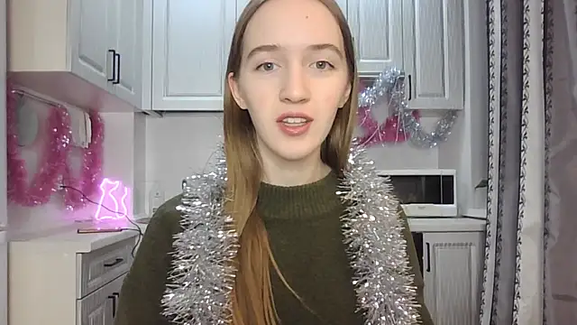 leslie my lovee online show from 12.21.24