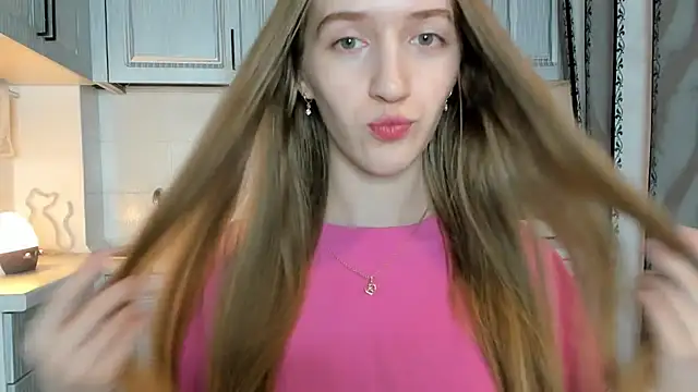 leslie my lovee online show from 10.24.25