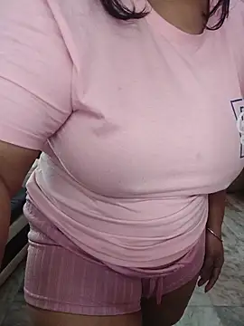 Snapshot of Ivy-09 chatting on 02.16.26 Ivy-09 online show from 02.16.26