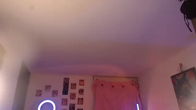 Snapshot of AllyDonfort chatting on 03.19.26 AllyDonfort online show from 03.19.26