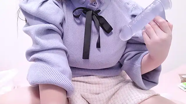x--Miu--x online show from 12.17.24