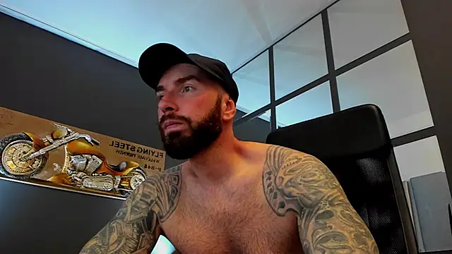 Snapshot of AronGrant chatting on 05.10.26 AronGrant online show from 05.10.26