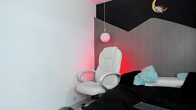 Snapshot of kate_evans1 chatting on 04.02.26 kate evans1 online show from 04.02.26