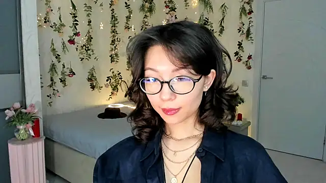Snapshot of AgnieszkaBanana chatting on 05.13.26 AgnieszkaBanana online show from 05.13.26