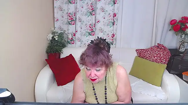 YourHotGranny online show from 03.20.25