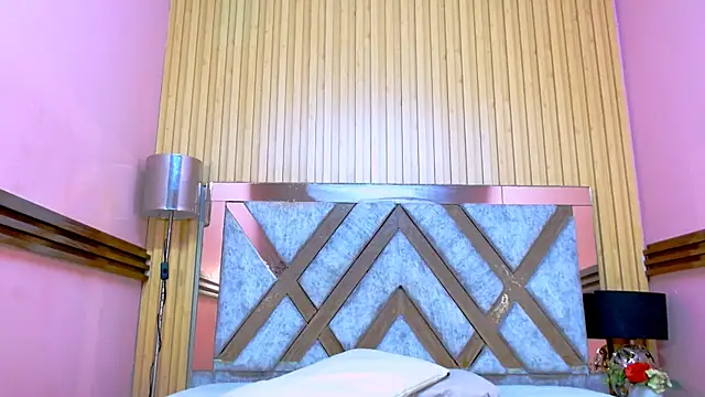 Nicole Ramires online show from 04.17.26