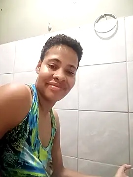 Snapshot of Su_Duarte_1 chatting on 12.14.24 Su Duarte 1 online show from 12.14.24