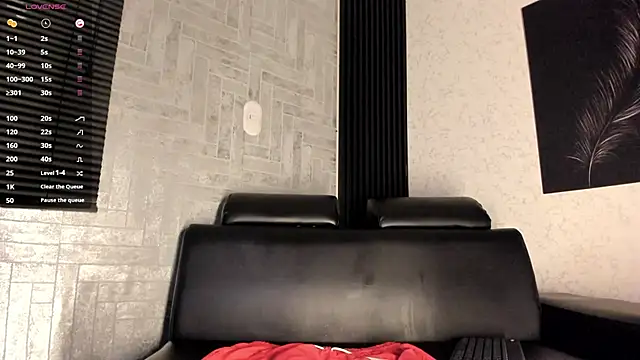 Snapshot of Lil_Curved chatting on 11.04.25 Lil Curved online show from 11.04.25