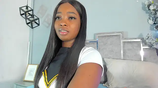 Snapshot of GabyyJones chatting on 10.16.25 GabyyJones online show from 10.16.25