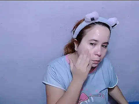 SubLayla01 online show from 04.20.26