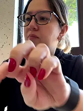 amooraaamoon online show from 09.26.25