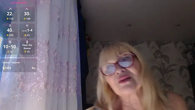 CamDiva113 online show from 12.14.25