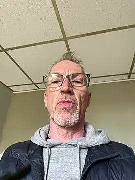 les-machinesxh online show from 04.08.26