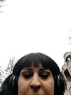 Snapshot of EmmaKrosss chatting on 12.20.24 EmmaKrosss online show from 12.20.24