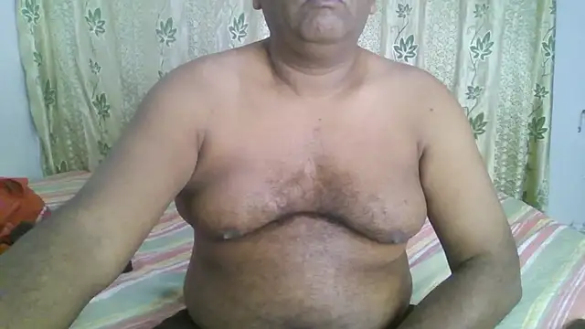 Snapshot of Beargryzzly chatting on 01.19.25 Beargryzzly online show from 01.19.25