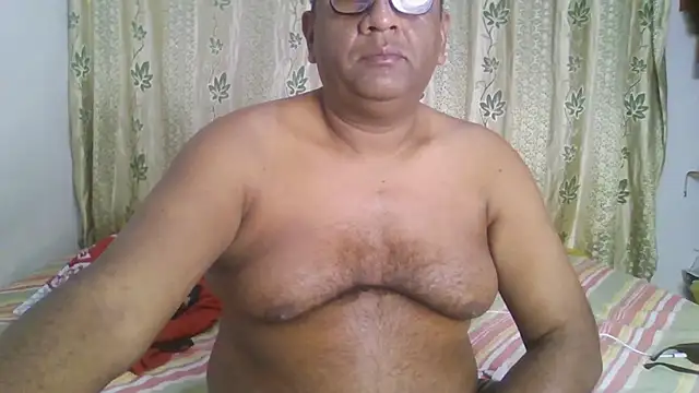 Snapshot of Beargryzzly chatting on 01.22.25 Beargryzzly online show from 01.22.25