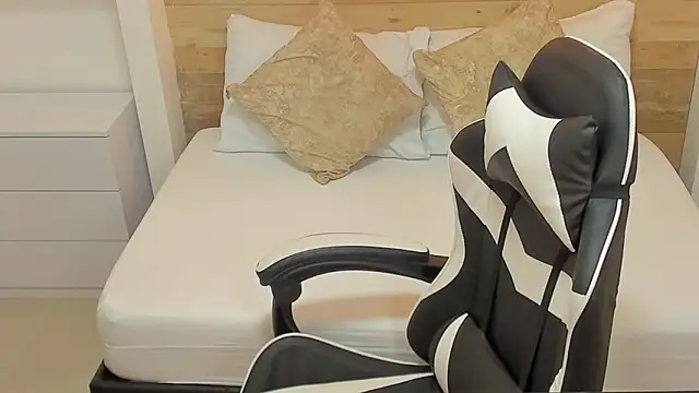 candy summer28 online show from 10.28.25