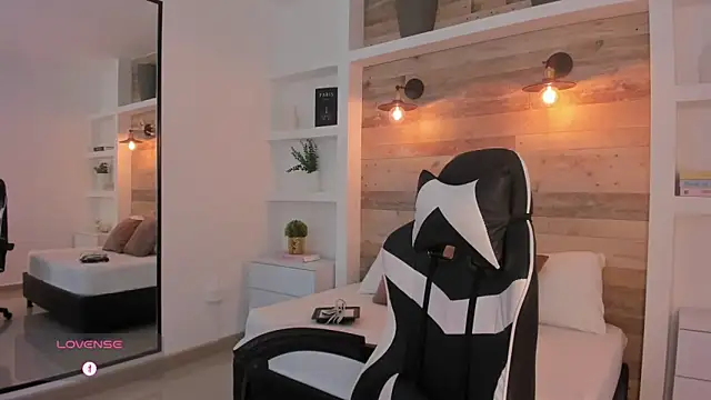 Snapshot of candy_summer28 chatting on 01.17.26 candy summer28 online show from 01.17.26