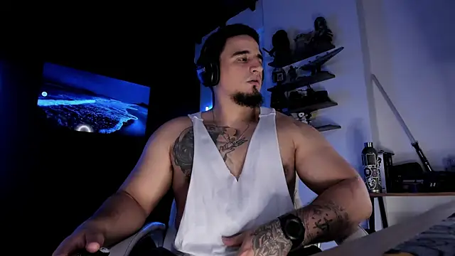 Snapshot of kingbear777 chatting on 09.21.25 kingbear777 online show from 09.21.25