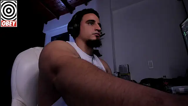 Snapshot of kingbear777 chatting on 10.01.25 kingbear777 online show from 10.01.25