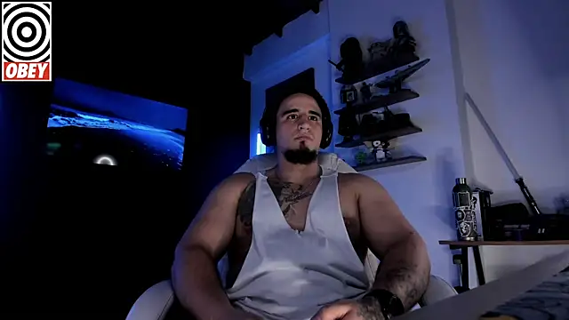 Snapshot of kingbear777 chatting on 11.21.25 kingbear777 online show from 11.21.25