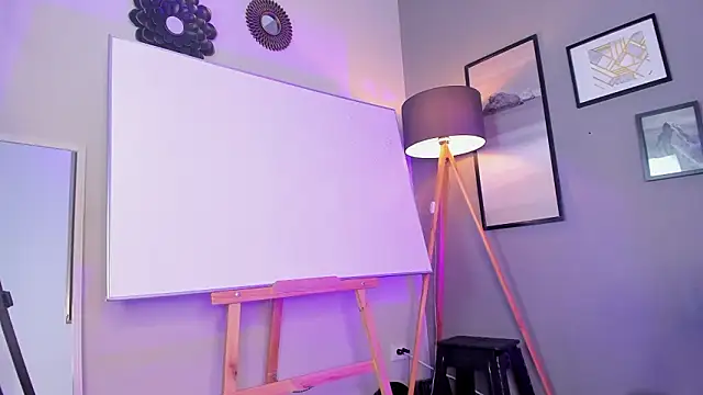 Snapshot of helenaduque_ chatting on 01.18.26 helenaduque online show from 01.18.26