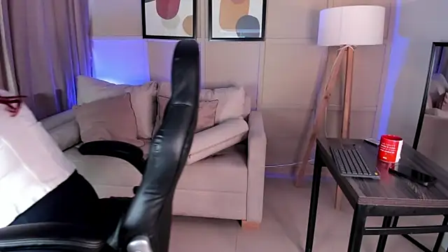 helenaduque  online show from 04.16.26