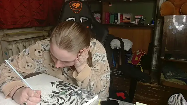 ElenaMaeer online show from 12.04.24