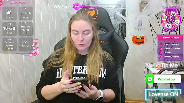 ElenaMaeer online show from 10.21.25