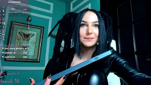 1Munique online show from 02.16.25