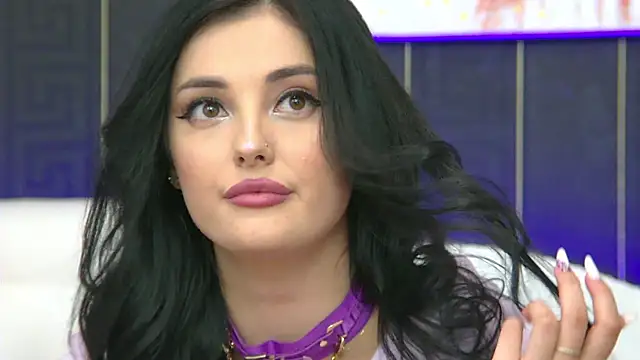 Snapshot of SophiaVilner chatting on 03.07.25 SophiaVilner online show from 03.07.25
