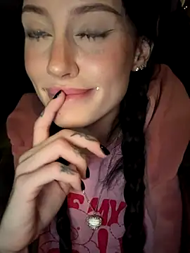 Melissa crazy online show from 10.16.25