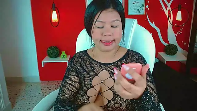 Snapshot of KeyshaRous chatting on 12.14.24 KeyshaRous online show from 12.14.24