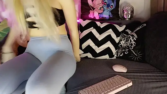 nicollewetpussy online show from 02.13.25